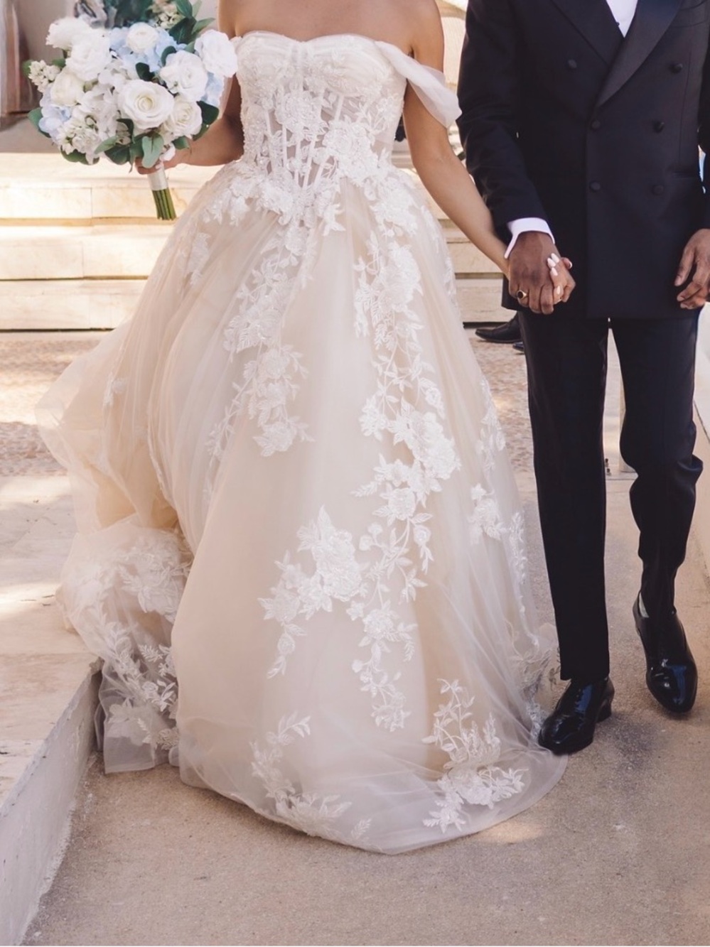 Wedding gown detachable shoulder straps basque waist ballgown beaded appique